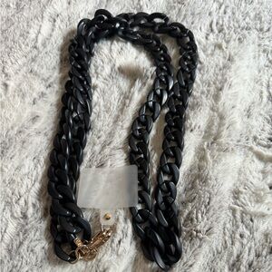 Black crossbody cellphone chain